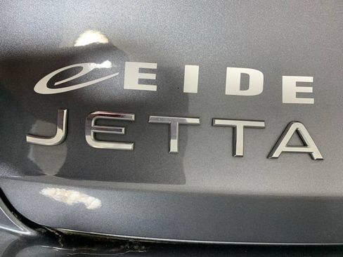 Used 2024 Volkswagen Jetta SE w/ Panoramic Sunroof Package FWD image 38
