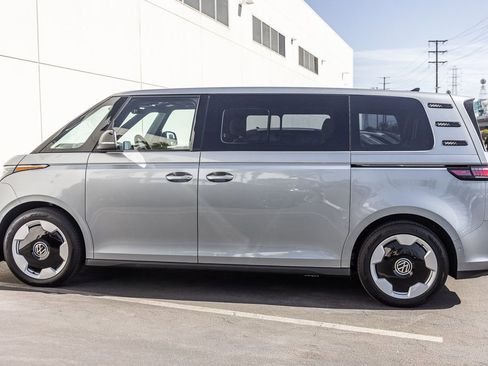 New 2025 Volkswagen ID. Buzz Pro S Plus image 5