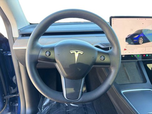Used 2024 Tesla Model Y Long Range image 3