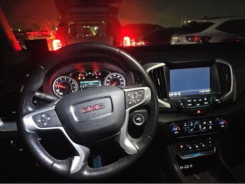 Used 2018 GMC Terrain SLT AWD/4WD image 14