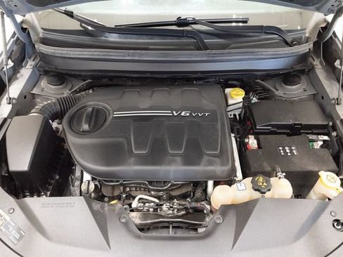 Used 2021 Jeep Cherokee Latitude Lux w/ Comfort/Convenience Group AWD/4WD image 3