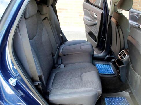 Used 2019 Hyundai Santa Fe SE image 8