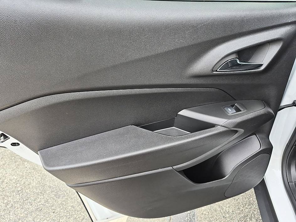 Certified 2026 Chevrolet Trax ACTIV FWD image 27