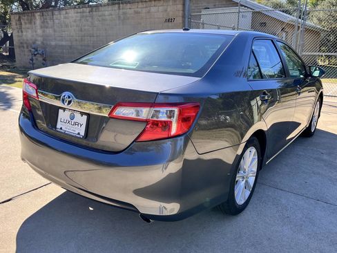 Used 2013 Toyota Camry LE image 10