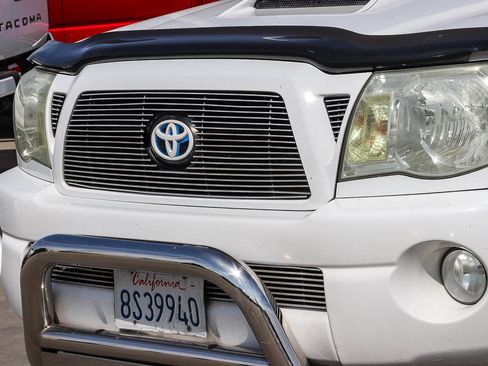 Used 2008 Toyota Tacoma PreRunner image 11