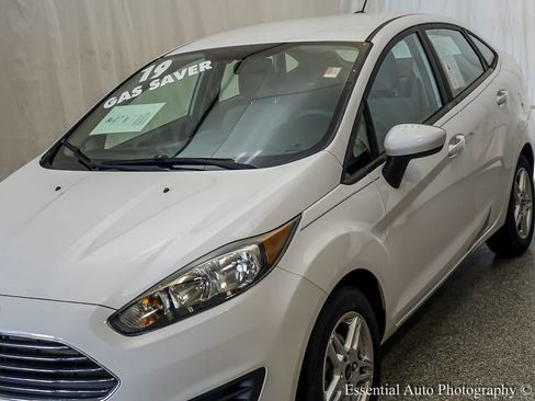 Used 2019 Ford Fiesta SE image 5