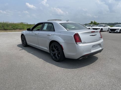 Certified 2022 Chrysler 300 S image 5