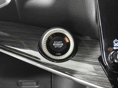 Used 2022 Jeep Wagoneer Series III image 32