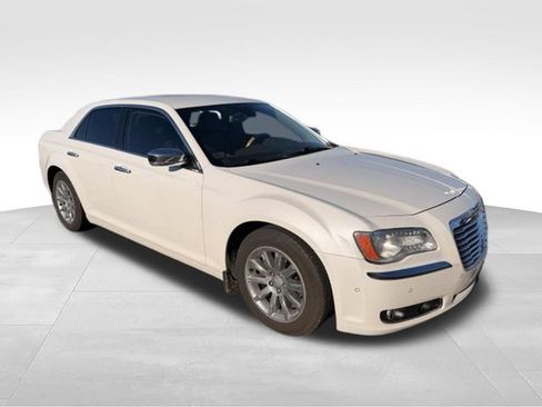 Used 2013 Chrysler 300 C w/ Light Group RWD image 8