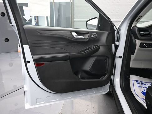 New 2025 Ford Escape SE w/ PHEV Premium Package image 11