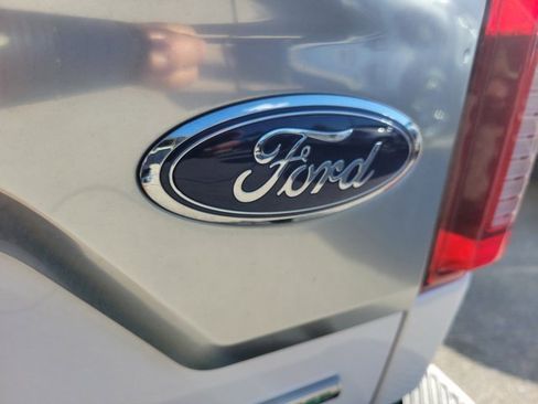 Certified 2019 Ford F150 Platinum w/ Equipment Group 701A Luxury image 12