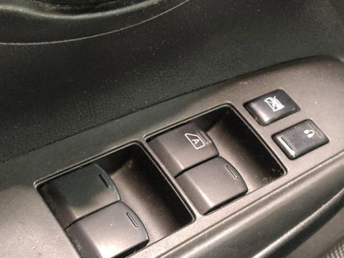 Used 2018 Nissan Versa SV image 27