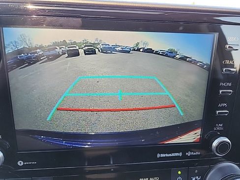 Used 2021 Toyota Highlander XLE AWD/4WD image 21