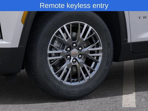 New 2025 Chevrolet Traverse LT w/ Driver Confidence Package image 9