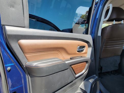 Used 2017 Nissan Titan Platinum Reserve image 38