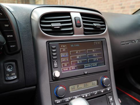 Used 2006 Chevrolet Corvette Convertible w/ Preferred Equipment Group image 55