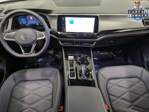 Used 2025 Volkswagen Atlas Cross Sport SE w/ Panoramic Sunroof Package FWD image 27