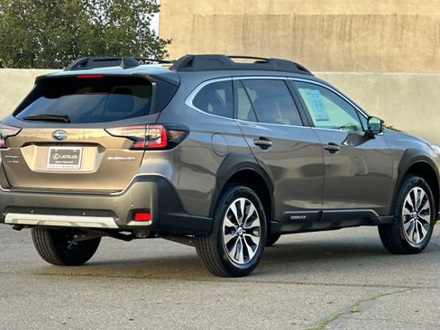 Used 2024 Subaru Outback Limited image 2