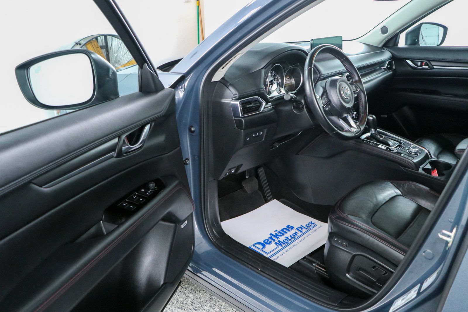 Used 2025 MAZDA CX-5 Carbon Edition AWD/4WD image 3