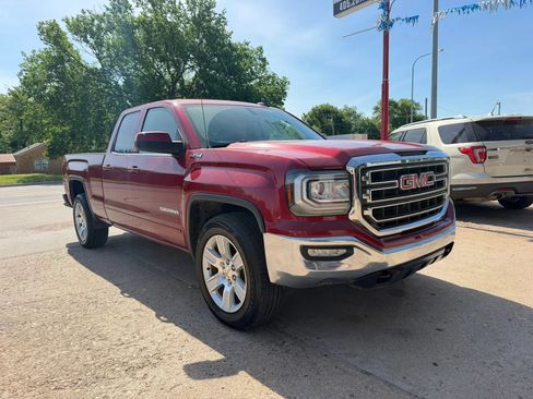 Used 2018 GMC Sierra 1500 SLE w/ SLE Value Package AWD/4WD image 2