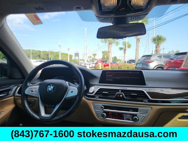 Used 2020 BMW 740i w/ Premium Package RWD image 2