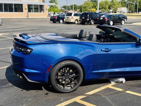 Used 2020 Chevrolet Camaro SS RWD image 4