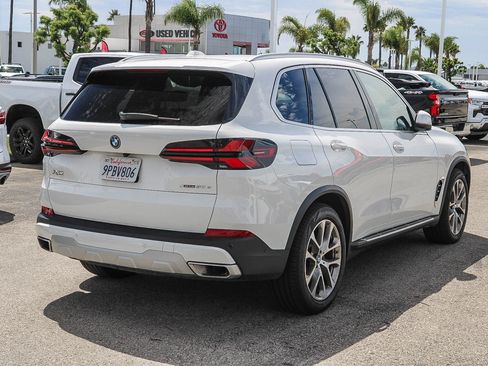 Used 2025 BMW X5 xDrive50e w/ Climate Comfort Package AWD/4WD image 4