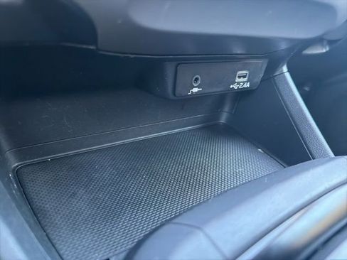 Used 2024 Subaru Crosstrek 2.0i AWD/4WD image 16