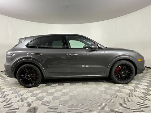 Used 2022 Porsche Cayenne GTS image 6