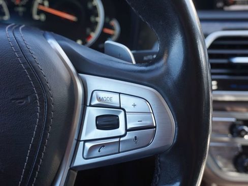 Used 2017 BMW 740i image 38