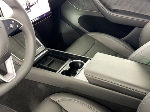 Used 2026 Tesla Model Y Long Range AWD/4WD image 29