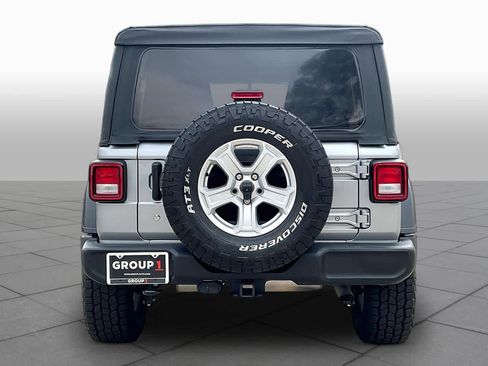 Used 2018 Jeep Wrangler Unlimited Sport S AWD/4WD image 5
