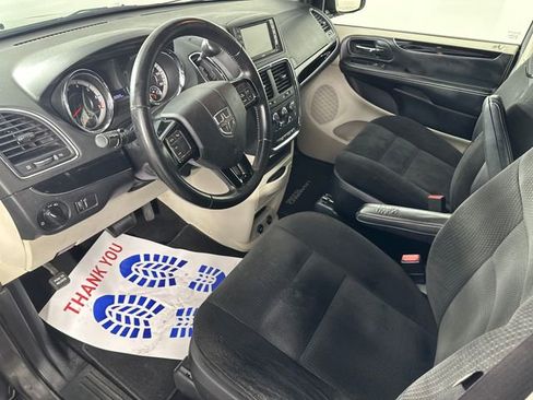 Used 2017 Dodge Grand Caravan SE image 21
