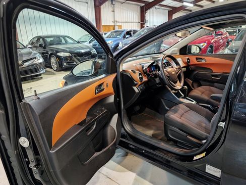 Used 2015 Chevrolet Sonic LT FWD image 12