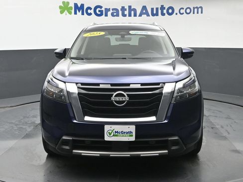 Used 2025 Nissan Pathfinder SL AWD/4WD image 6