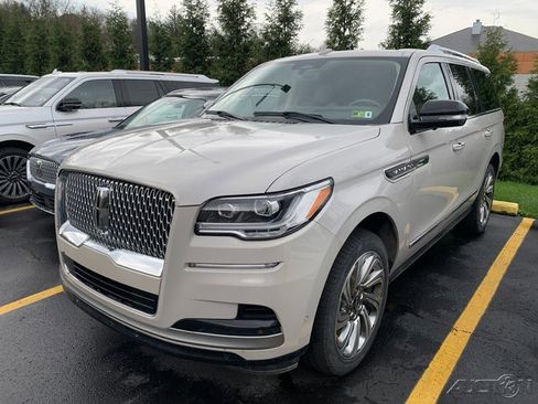 Used 2024 Lincoln Navigator Reserve image 1