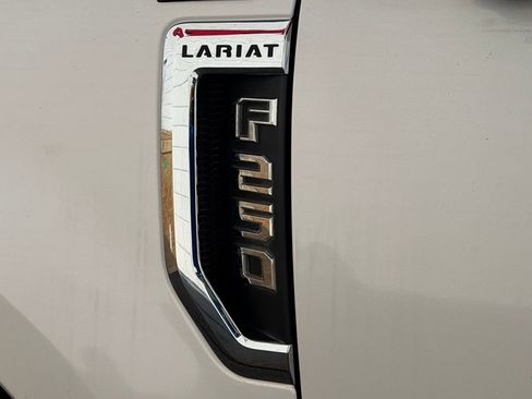Used 2019 Ford F250 Lariat w/ Chrome Package image 31
