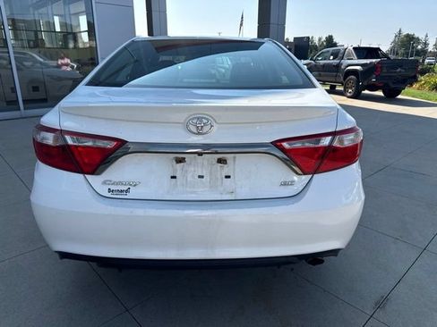 Used 2017 Toyota Camry SE FWD image 6