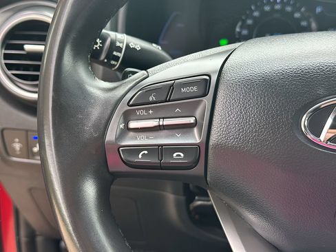Used 2021 Hyundai Kona Limited w/ Cargo Package FWD image 33