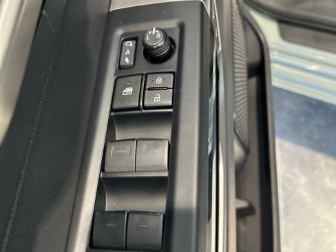 Used 2024 Toyota Tundra Limited AWD/4WD image 7