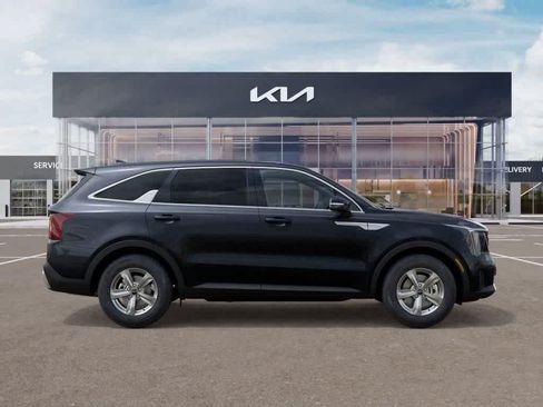 Certified 2026 Kia Sorento LX FWD image 7