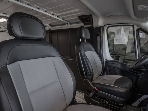 Used 2025 RAM ProMaster 2500 w/ Convenience Group FWD image 31