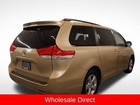 Used 2011 Toyota Sienna LE FWD image 2