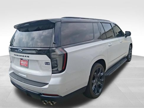 Used 2025 Chevrolet Suburban RST w/ RST Capability Package AWD/4WD image 5
