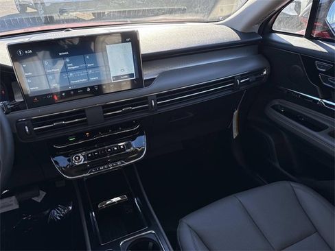 New 2026 Lincoln Corsair Premiere image 14