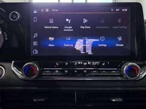 Used 2024 Chevrolet Colorado LT w/ LT Convenience Package II image 18