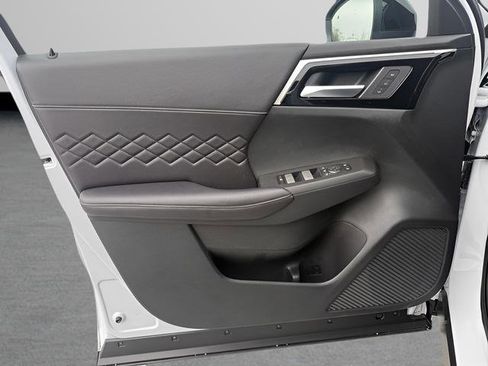 New 2025 Mitsubishi Outlander SEL Black Edition image 11