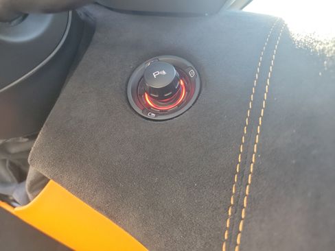 Used 2017 McLaren 570S image 21