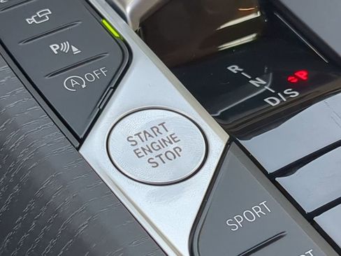 New 2026 BMW 330i Sedan w/ Convenience Package image 27