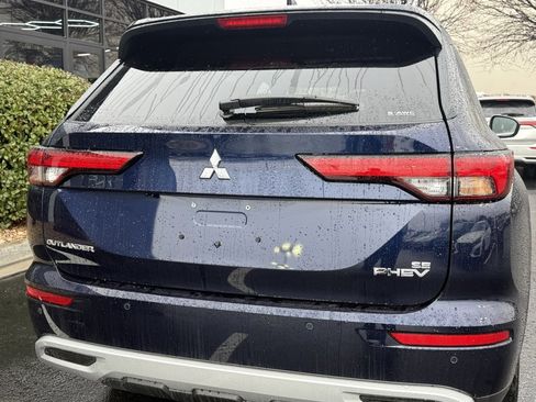 Used 2025 Mitsubishi Outlander SE image 36